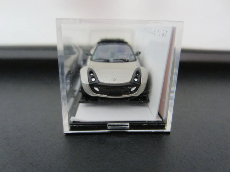 BUSCH 49302 SMART ROADSTER in LIGHT GOLD - model is PLASTIC - HO or 1:87 scale - Image 3 of 4