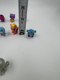 Mixed Lot of 20 Miniature Hatchimals Colleggtibles Plastic Figures