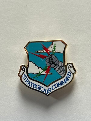 USAF STRATEGIC AIR COMMAND HAT/LAPEL PIN MEASURES 7/8TH'S INCHES (EE P62433)