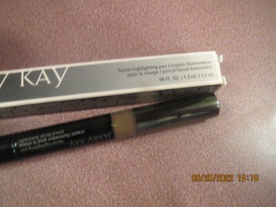  FACIAL HIGHLIGHTING PEN Shade 3 NIB Black Box Illuminator Concealer 