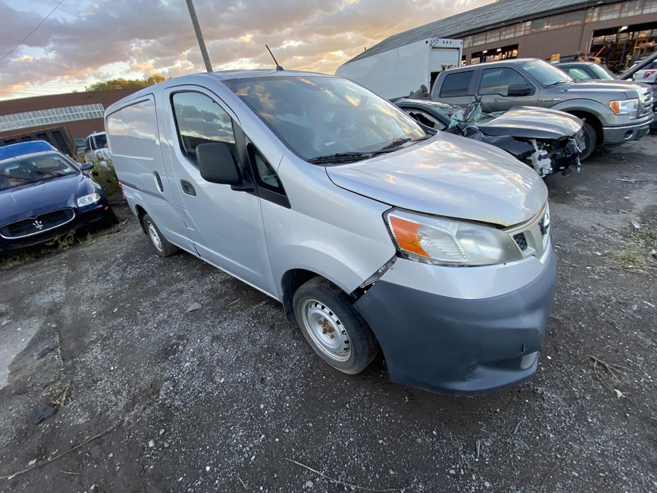 Conjunto de faros izquierdos usados se adapta a: Nissan Nv200 2014 grado A izquierdo Foto 4 de 4