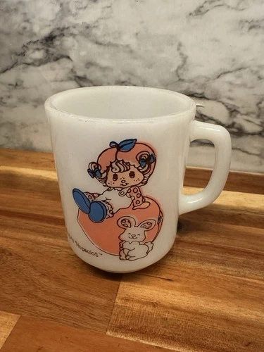 STRAWBERRY SHORTCAKE APRICOT N HOPSALOT MUG FIRE KING VINTAGE Anchor Hocking USA