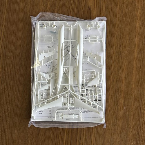 Kit modellino in plastica Mitsubishi MRJ90 1 200 - Foto 5 di 6
