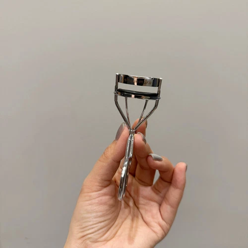 Shu Uemura Eyelash Curler - Thumbnail 2