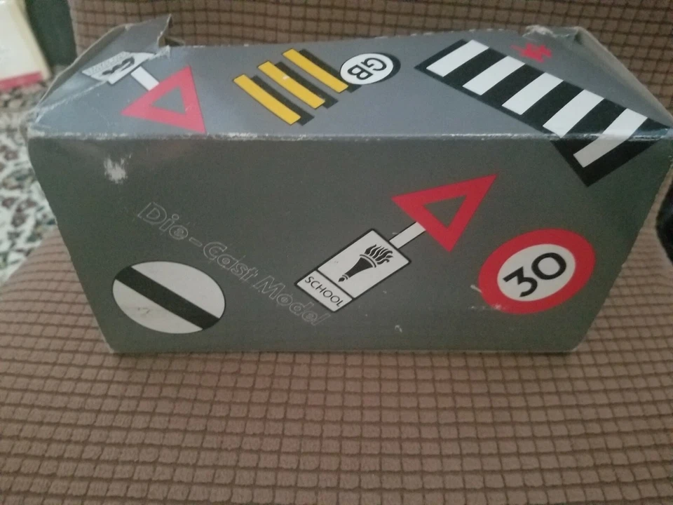 Corgi Classics Bedford O Series Pantechnicon Blackpool Tower Circus - Image 3 of 4