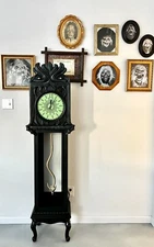 82” Tall Haunted Mansion Clock Prop Working replica Halloween Disneyland WDW