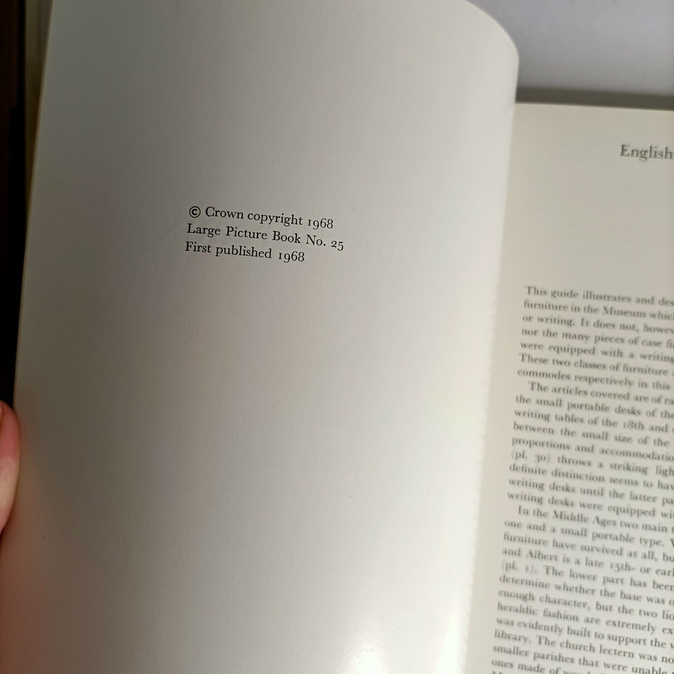English Desks & Bureaux Victoria & Albert Museum Guide Vintage Antique