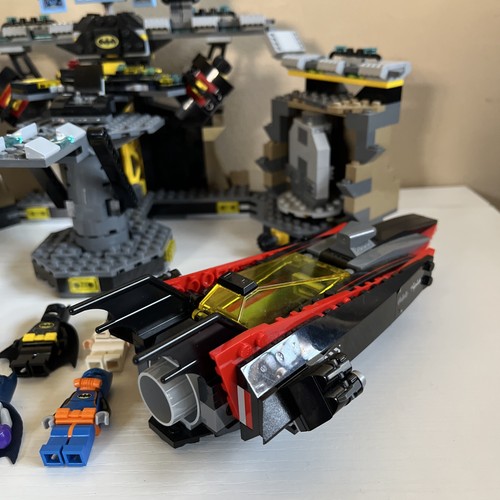 LEGO: Batman Batcave Break-In W/MInifigures 70909 RARE/RETIRED - Picture 8 of 8