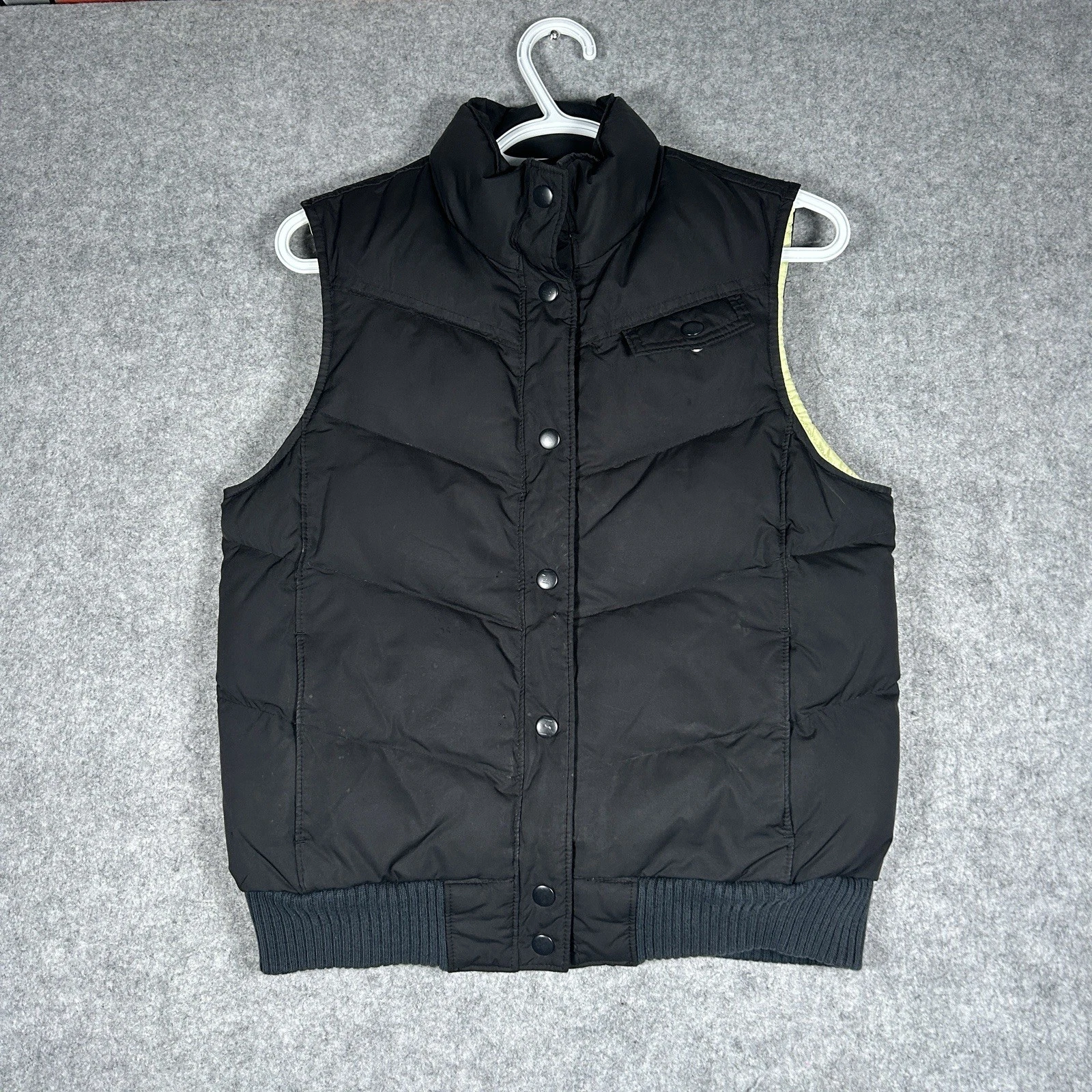 Gap Puffer Vest Men’s Size Small Black Down Sleeveless Buttoned