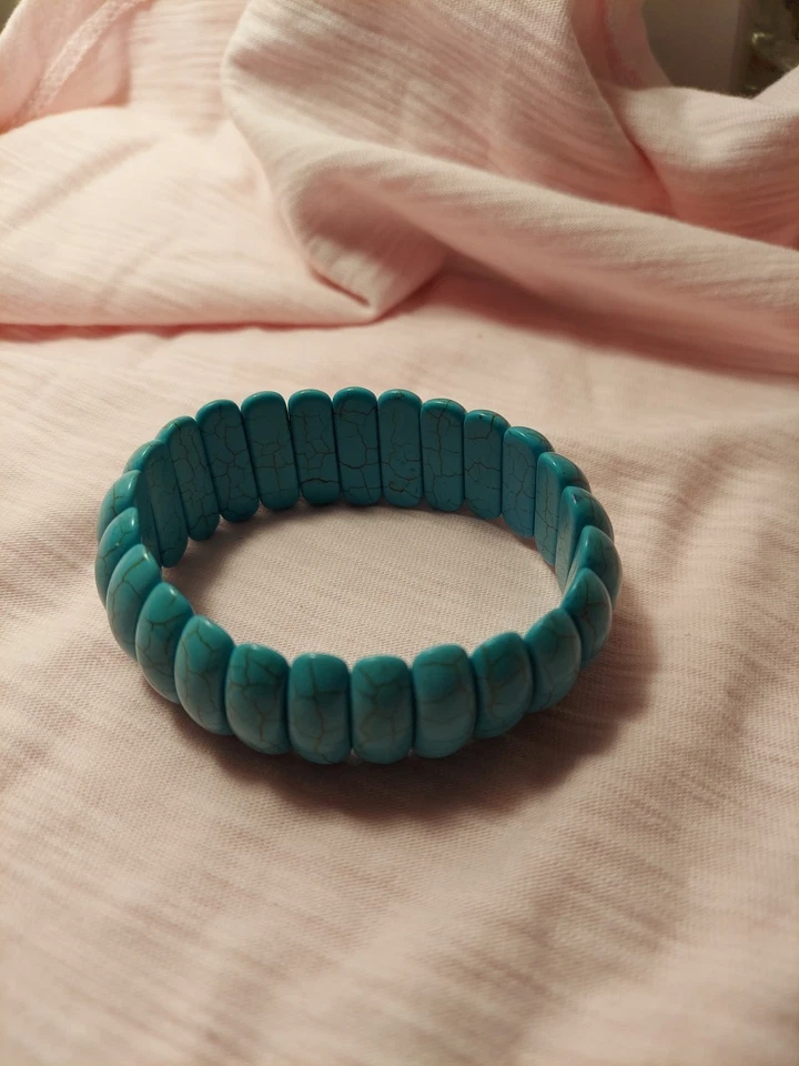 Turquoise Howlite STONE Elastic Cuff Bracelet USA - Image 2 of 4
