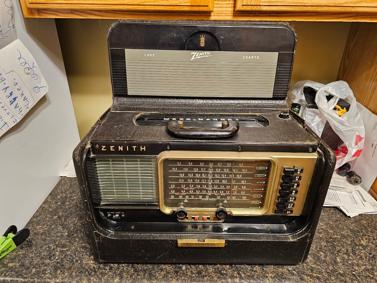 Zenith  700 オールトランジスターラジオ AM 1957 Zenith 700 オールトランジスターラジオ AM 1957 Zenith 700
