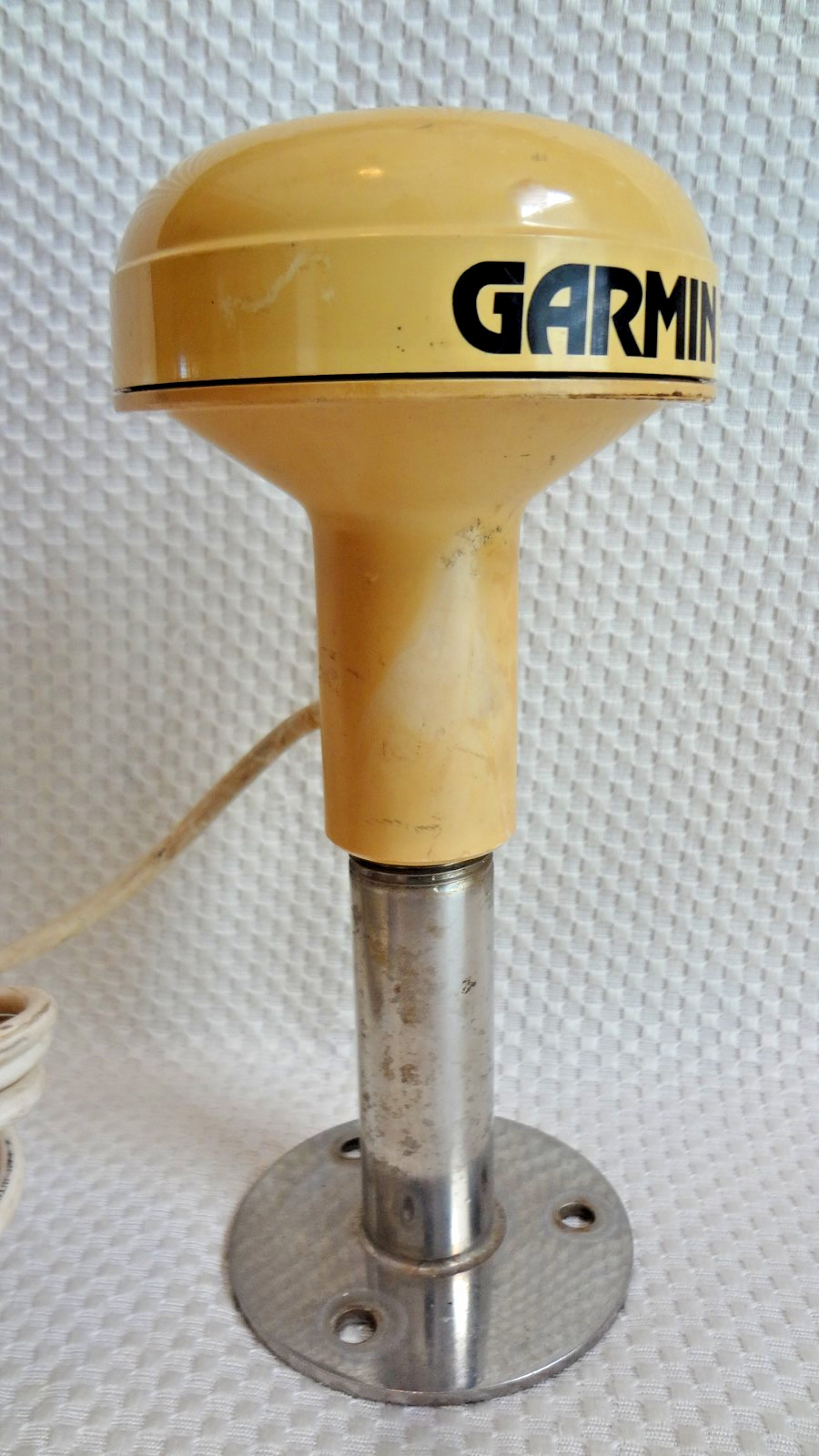 Garmin GPS17N NMEA 0183 Marine GPS Sensor Antenna w/ Mount - GPS-17N