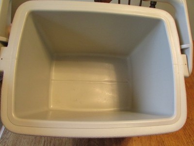 Vintage Coleman Personal 8 Cooler 5272 White Blue Lunchbox for