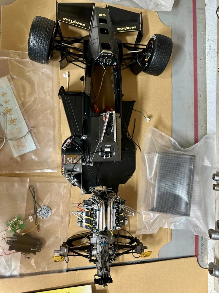 Lotus Renault 97T 1/8 Altaya Ayrton Senna 1-76 Montata - Immagine 3 di 4