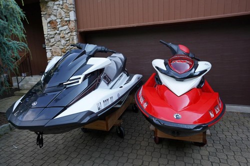 2017 Yamaha Fx Cruiser Ho, 2007 Sea-Doo Rxp 215 Wave Runners Trailer Mint Mint M