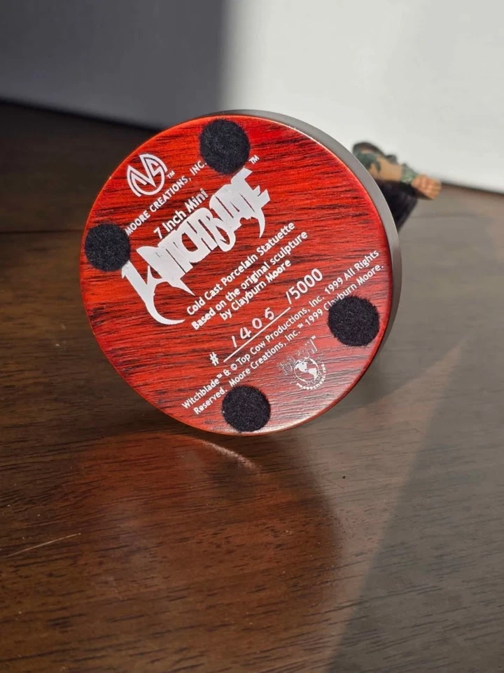 "Escultura de porcelana fundida en frío Clayburn Moore Creations WITCHBLADE 12"" 2543/5000" Foto 3 de 3