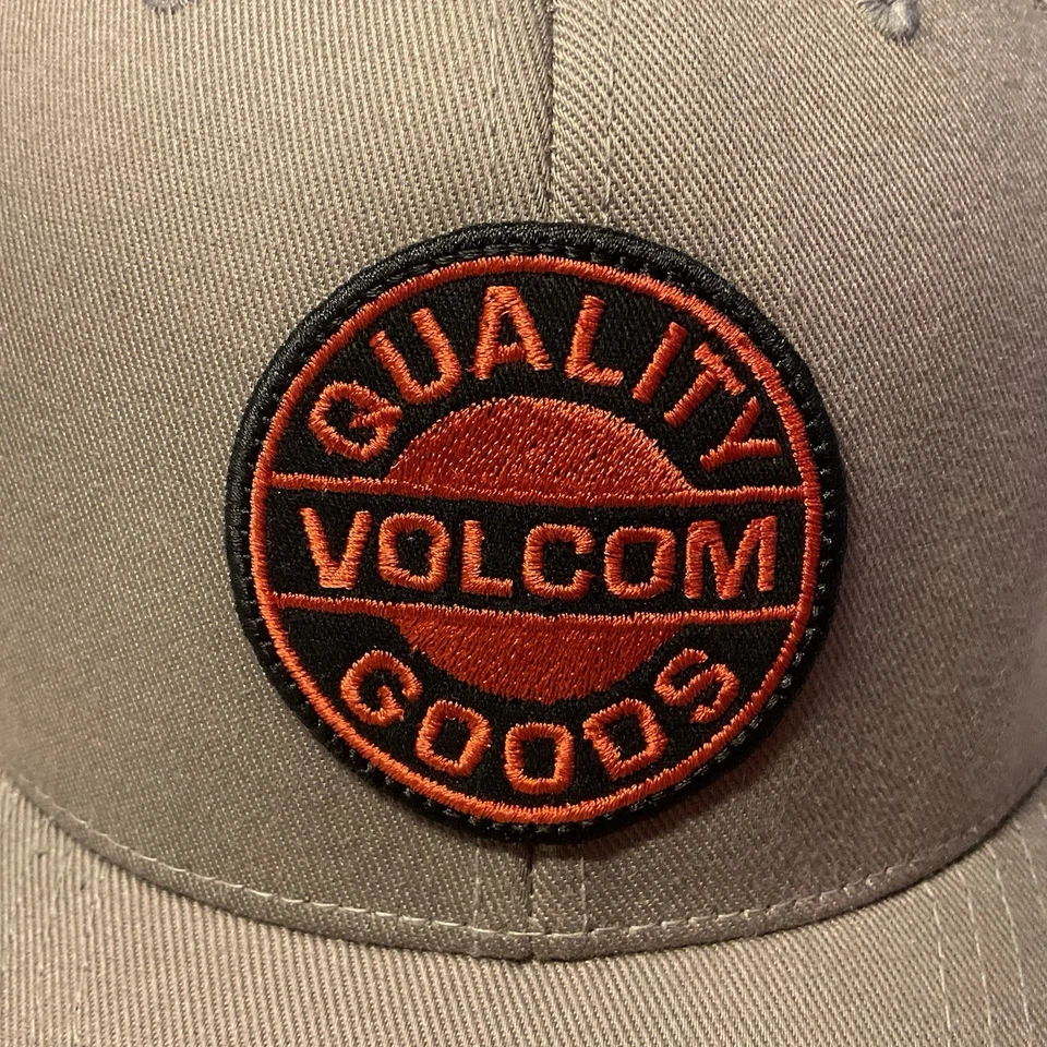 VOLCOM QUALITY GOOD FITTED L/XL MEDIUM GRAY CAP/HAT VERY NICE CAP. - Image 2 of 4