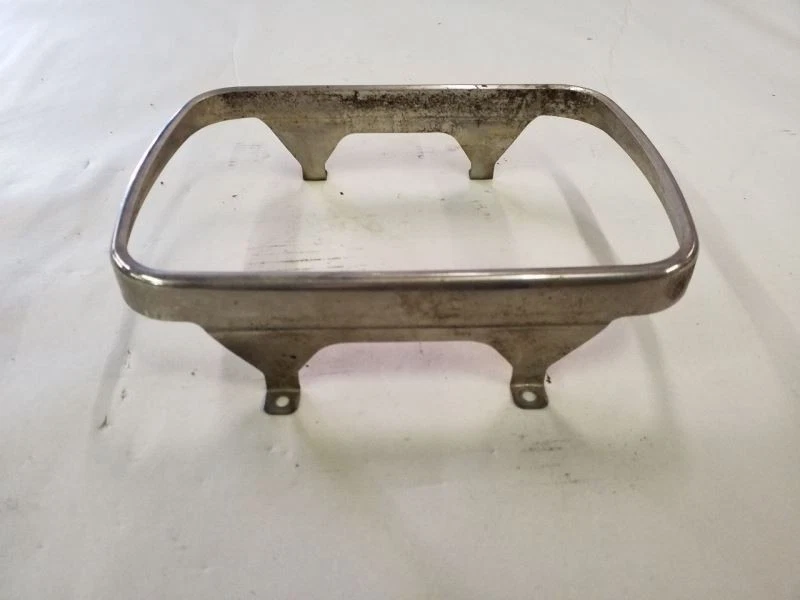 Anillo de ajuste cromado del faro derecho | Se adapta a Mercedes Benz 300D 300SD 1981-1985 Foto 2 de 4