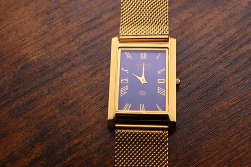 Seiko Slim Quartz Men Blue Dial Gold Bracelet Vintage Watch