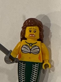 Lego Female MERMAID MINIFIG - Brick Beard Pirate Ship Girl Minifigure 6243 sword