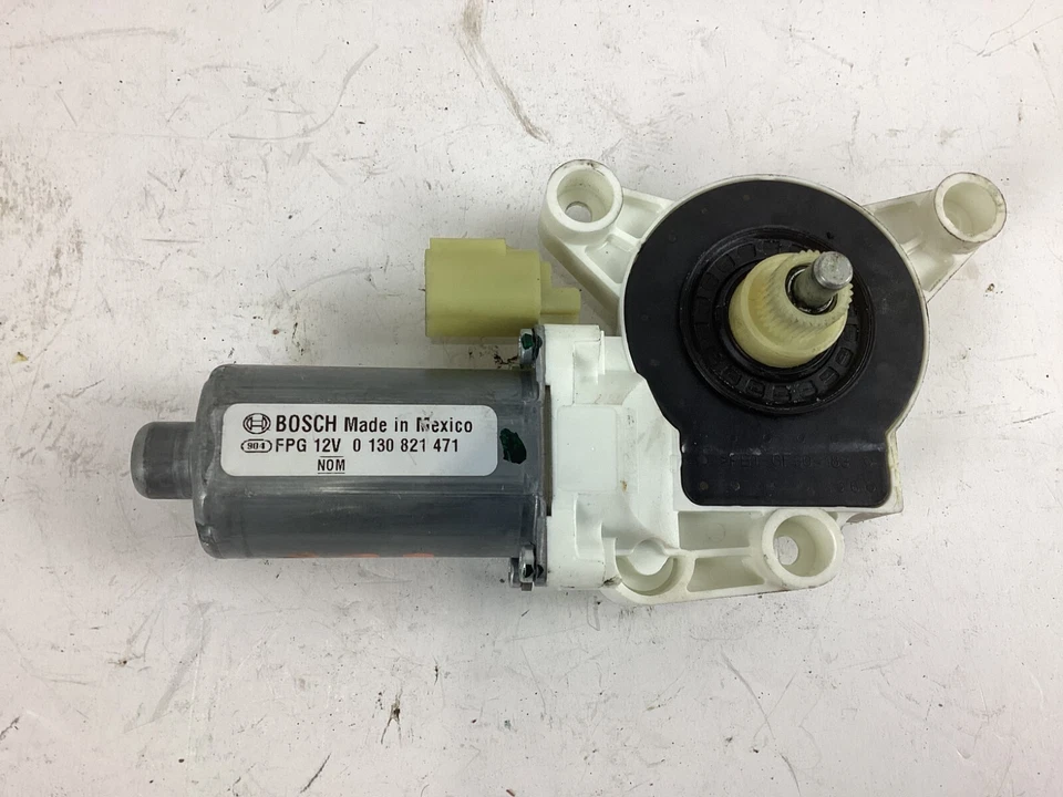 2011 - 2020 Dodge Grand Caravan Front Left Window Motor 3015587D OEM - Image 4 of 4