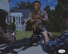 Steven Yeun Walking Dead Autographed Signed 8x10 Photo COA D54