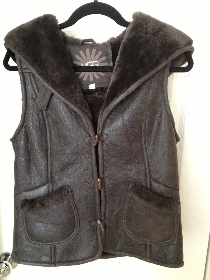 CHALECO BOMBER PIEL DE CORDERO PIEL DE OVEJA UGG VENTANA CHOCOLATE VENTANA CHOCOLATE Talla XS
