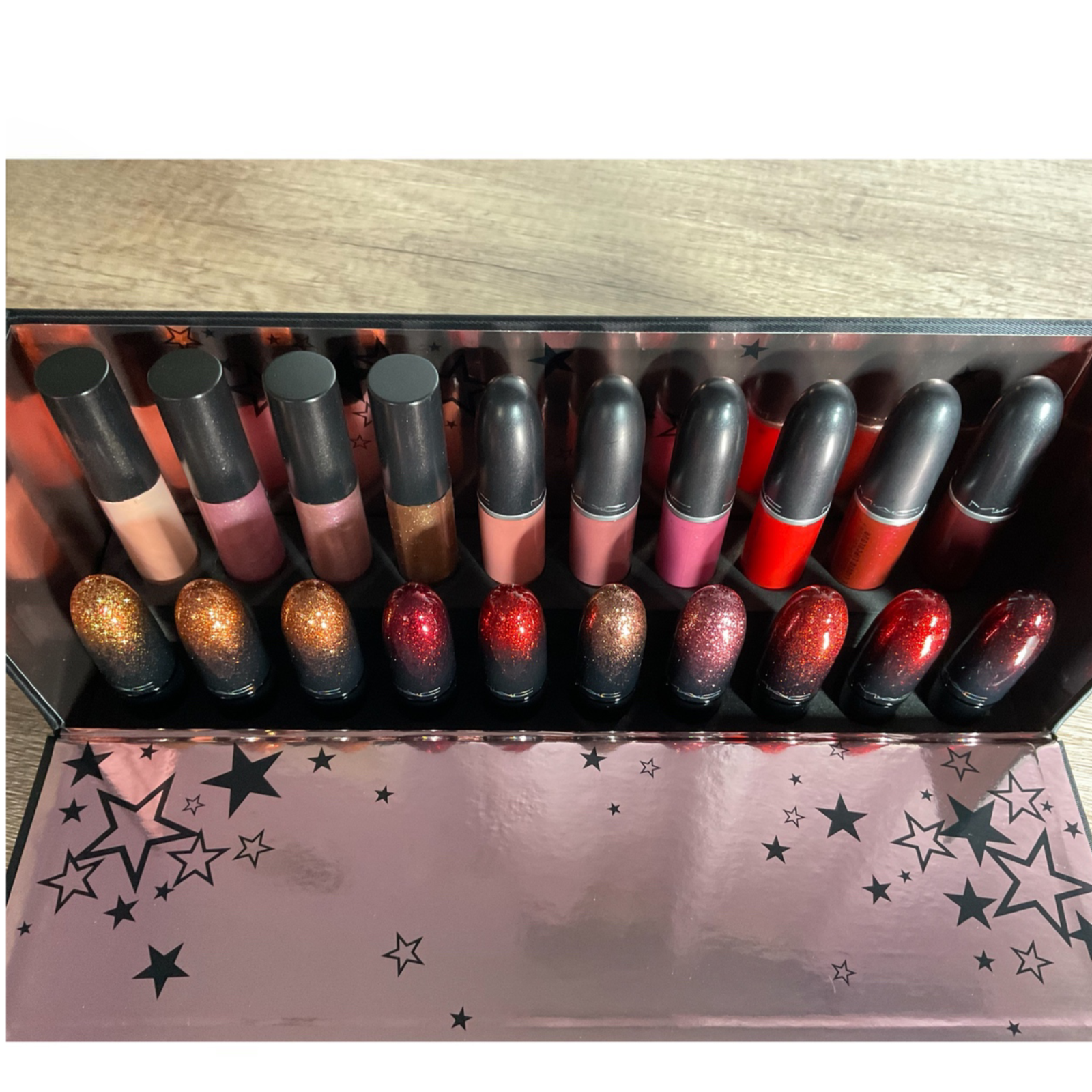 Mac Holiday 2019 Starring You Collector of The Stars Lipstick 20ps