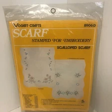 Vogart Crafts 8906D Rosebuds & Daisies Cross Stitch Scarf Runner 16 x 41 In NIP