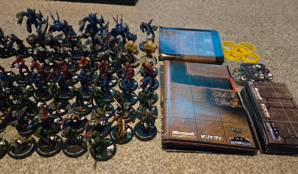 Halo Action Clix Huge Collection Banshee Master Chief Arbiter 100 Figures & Maps - Image 3 of 4