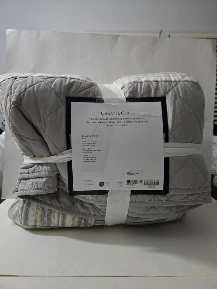 Edredón King geométrico retazos a rayas neutras Charter Club Foto 4 de 4