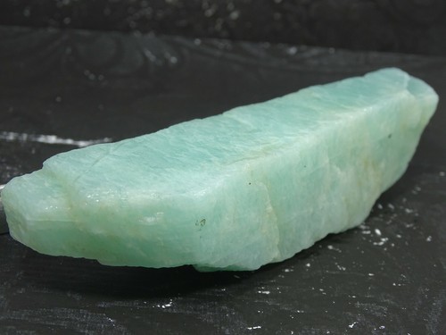Piedra preciosa suelta áspera natural amazonita cruda de 621 quilates - Imagen 5 de 5