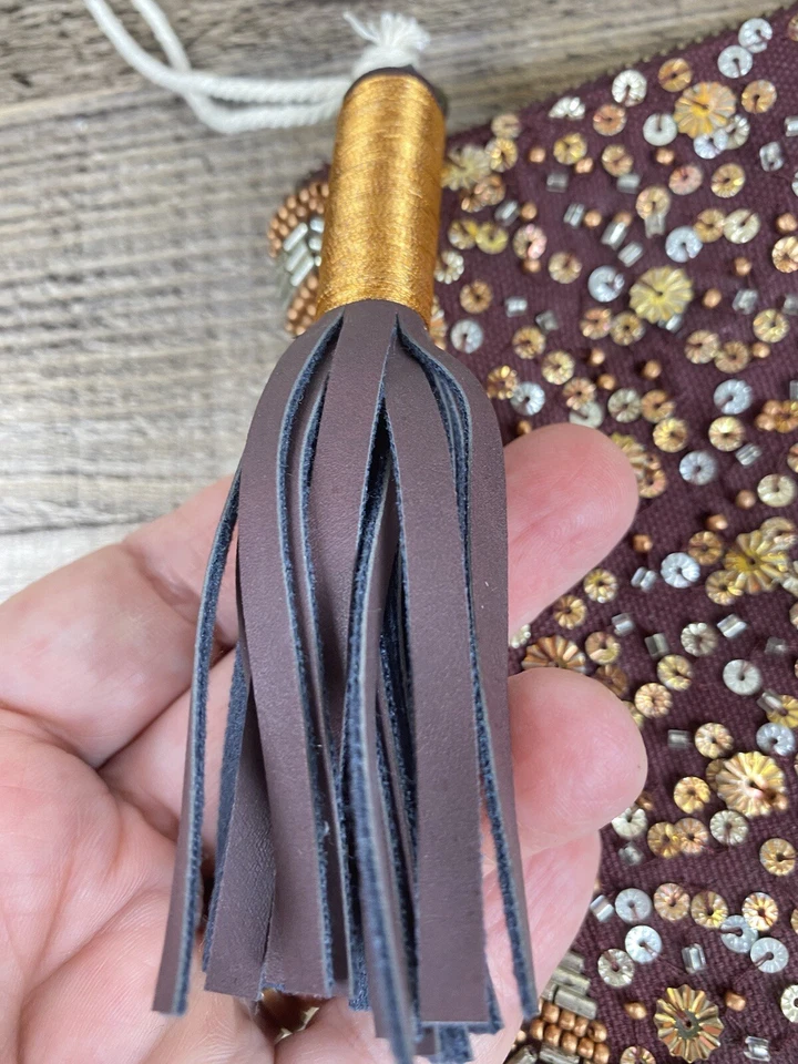 Bolsa de mão feminina MOSSIMO com lantejoulas borgonha enfeitada nova com etiquetas - Imagem 3 de 4