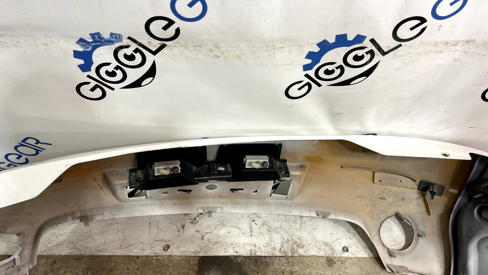 ASTON MARTIN VANTAGE V8 REAR BUMPER 2011 OEM -needs repaired at front edge-