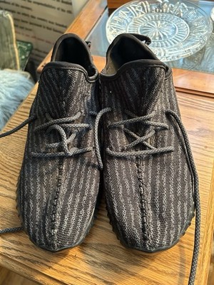 adidas Yeezy Boost 350 V2 Size 91/2