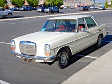 1970 Mercedes-Benz 200-Series 