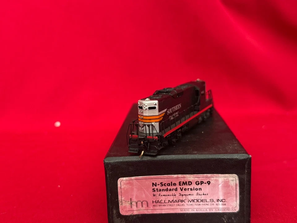 Hallmark Models Brass N Scale Southern Pacific GP-9 Black Widow - Image 4 of 4
