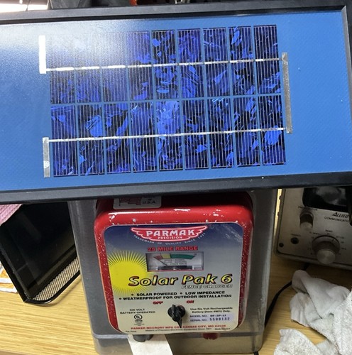 PARMAK DF-SP-LI Solar Pak 6 Fence Charger 6-Volt Battery-Operated 25mi Unused?