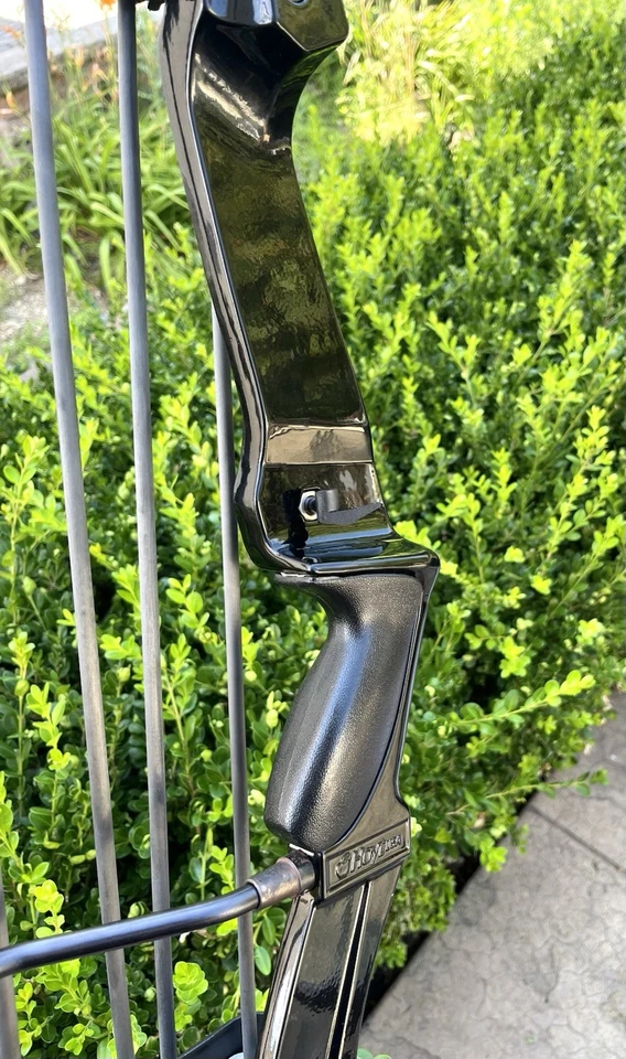 Hoyt Easton Pro Vantage LH 30” 65-80# Rest Arrows Quiver New String Rambo - Image 3 of 4