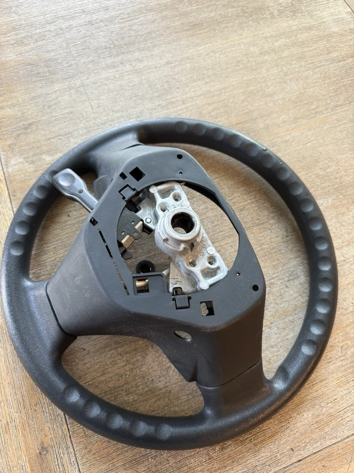 Toyota Yaris 2008 volante negro Foto 3 de 4