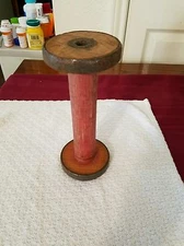 VTG SINGLE WOODEN COUNTRY ANTIQUE VINTAGE MEDIUM TEXTILE SEWING SPOOL / BOBBIN
