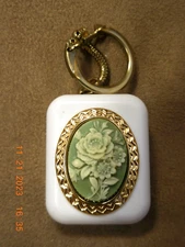 VINTAGE SANKYO MUSIC BOX KEYCHAIN FLORAL GREEN CAMEO "DECK THE HALLS"(SEE VIDEO)