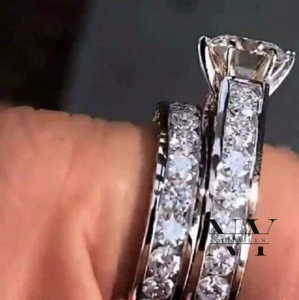 Conjunto de anillo de compromiso de moissanita de 3 quilates de oro blanco sólido de 14 k corte redondo VVS1 Foto 4 de 4