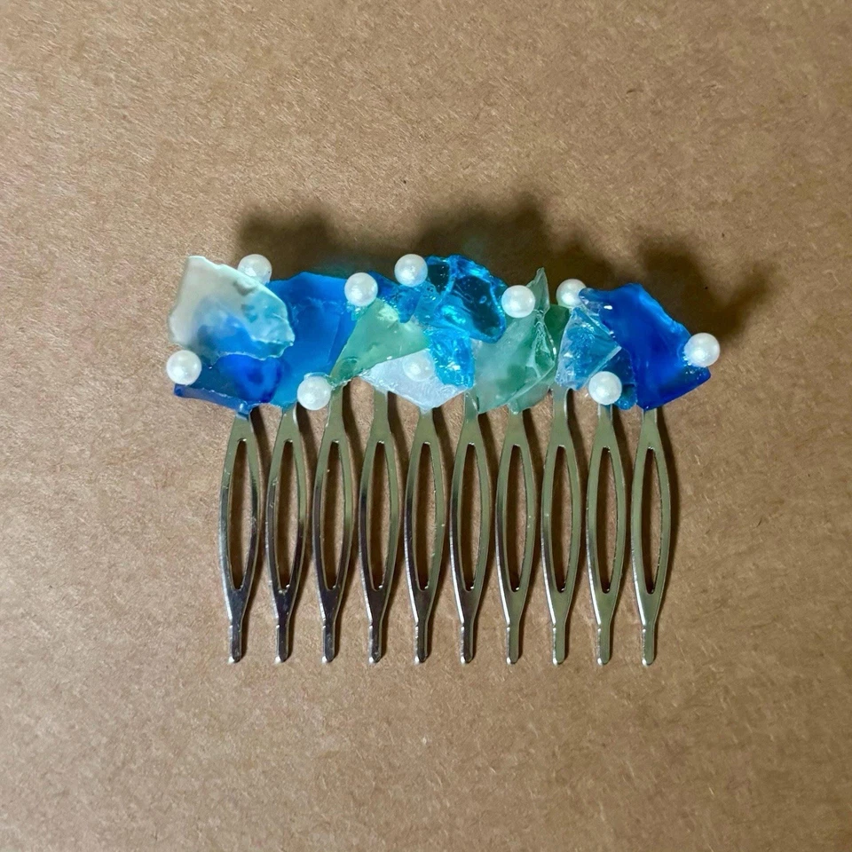 Peine de pelo de perlas de vidrio marino, peine hecho a mano con vidrio transparente azul reciclado, verde Foto 2 de 4
