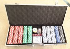 500 Piece Texas Holdem Poker Set In Case 1 Deck Coloured Dice And Chips