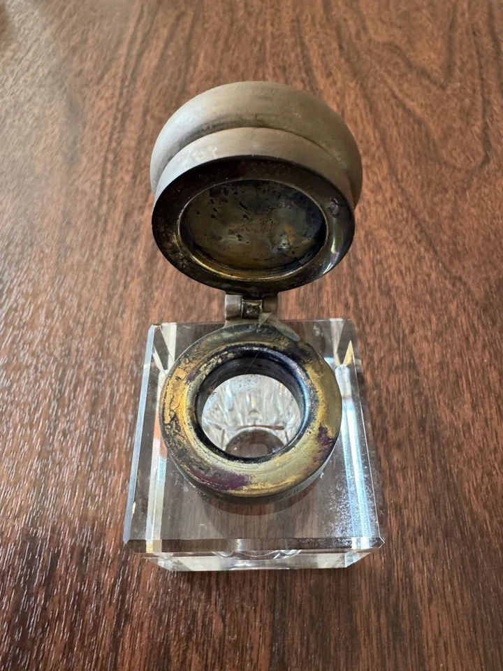 Tintero de cristal Montblanc vintage - base de cubo pesado, tapa de latón con bisagras - raro Foto 3 de 4