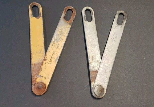 81 93 DODGE RAM TRUCK TAILGATE HINGES STRAPS LEFT AND RIGHT SIDES MISMATCHED 72