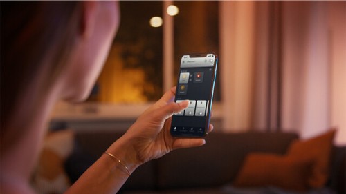 Philips Hue E14 Smart LED Leuchtmittel Kerze Warmweiß Einzelpack 470lm Bluetooth - Bild 5 von 8