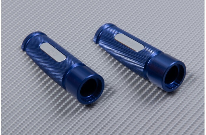 Repose-pieds XJR 1300 bleu 77mm pour éliminer la glisse des pieds grâce au grip en alu usiné - 4
