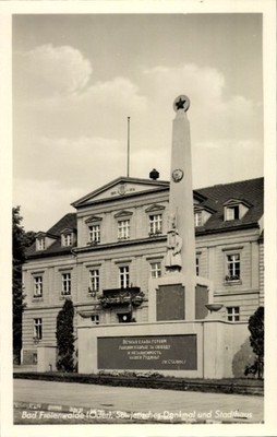 Postcard Bad Freienwalde an der Oder, Soviet monument, town house - 4513515